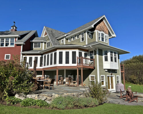 before-photo-of-northshore-home-prior-to-adirondack-renovation-2